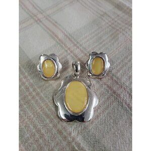 Simulated Butterscotch Amber Opal Oval Ornate Silver Tone Pendant & Earring Set